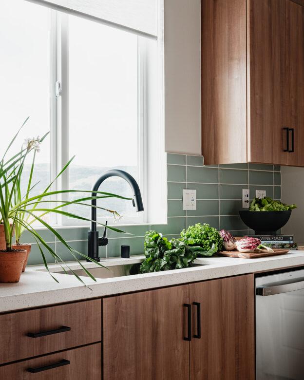 Heatherly-at-Rancho-Mission-Viejo-Plan-2-Model-Home-Kitchen-Detail-2-624x780