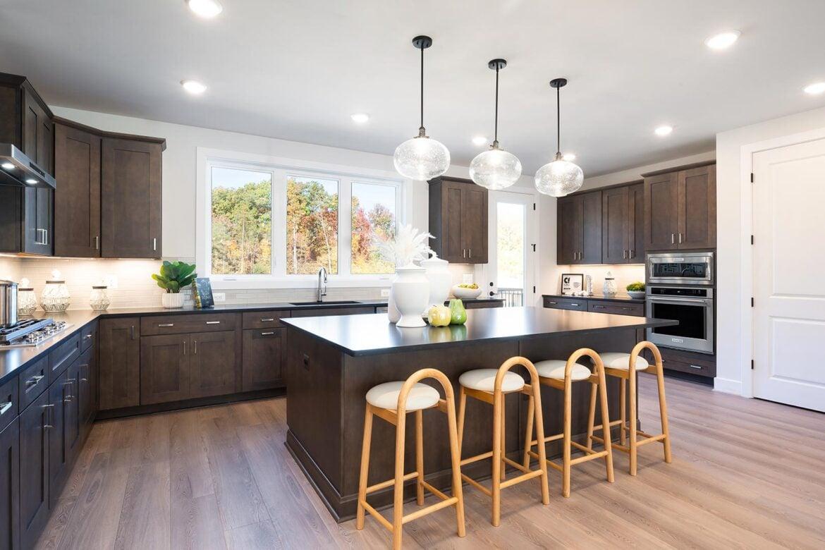 Sutton Model - Lake Anne Towns