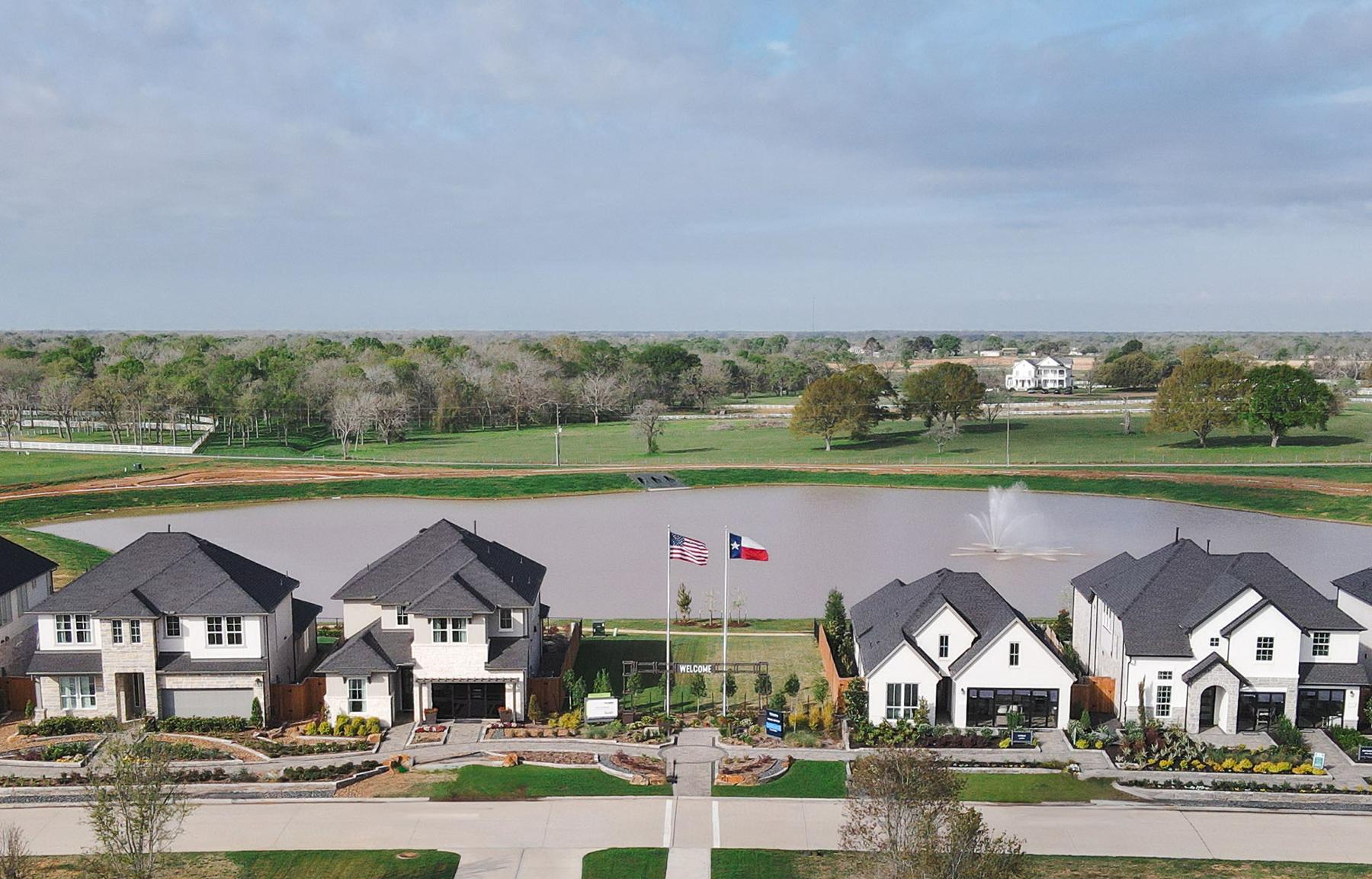 Pecan Ridge Community Lake