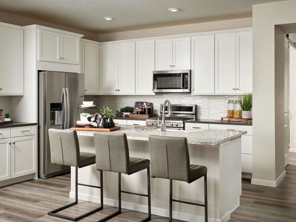 Reunion-Ridge-Plan-4031-Kitchen-1-1039x780