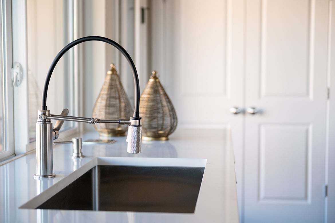 Waterefficient kitchen faucet