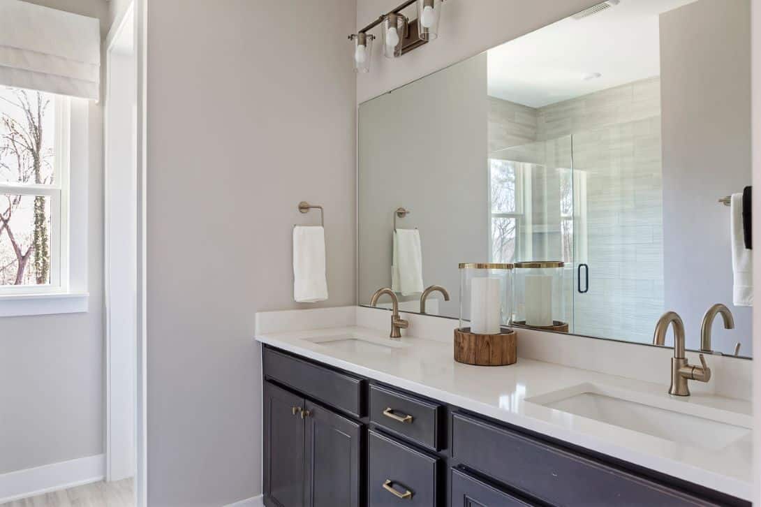 Holding Village Lakeside